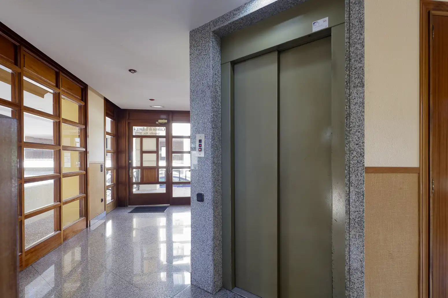 Piso en venta en Gijón  con Calefacción, Trastero y Amueblado