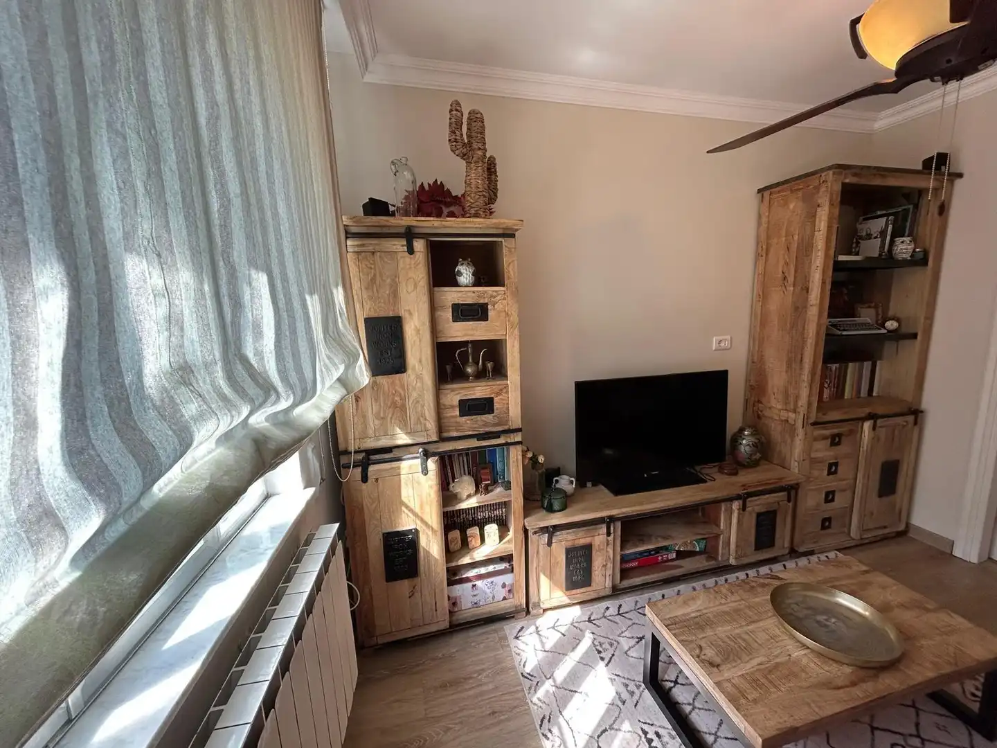 Sala d'estar de Casa o xalet en venda en Boiro amb Calefacció, Terrassa i Traster