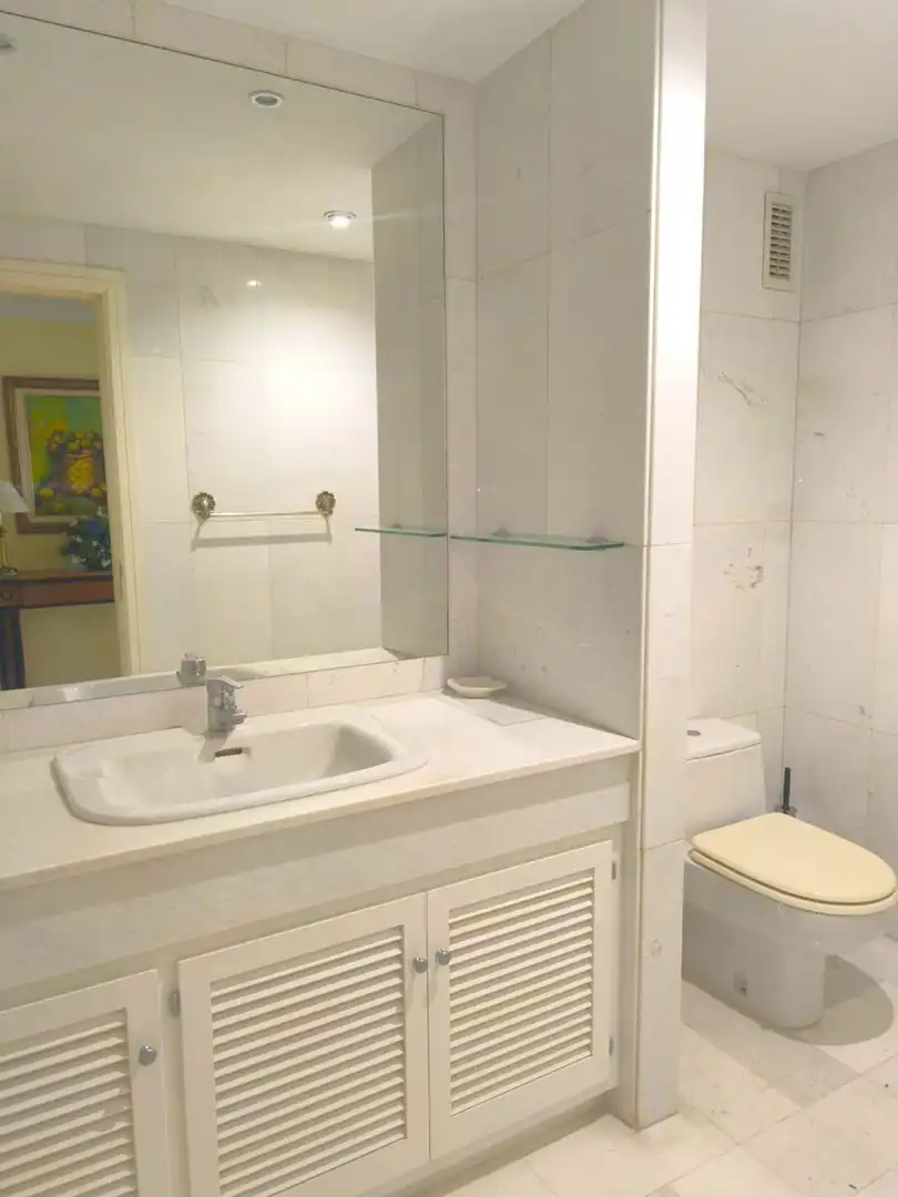 Bathroom of Flat for rent in Marbella  with Private garden, Terrace and Storage room