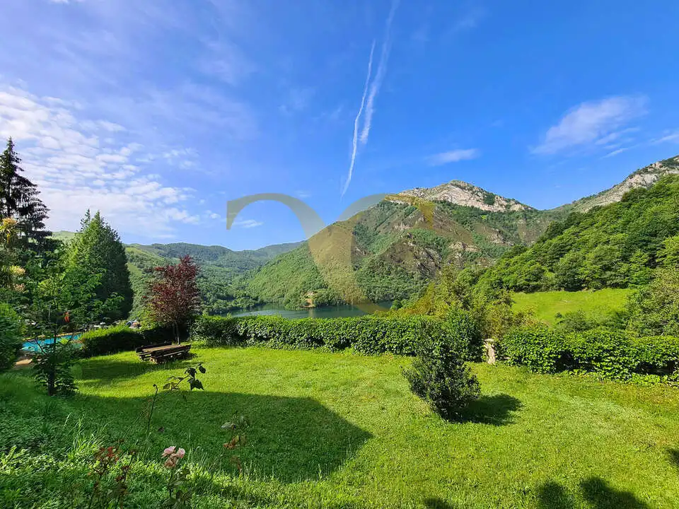 Casa o chalet en venta en Caso con Calefacción, Jardín privado y Terraza