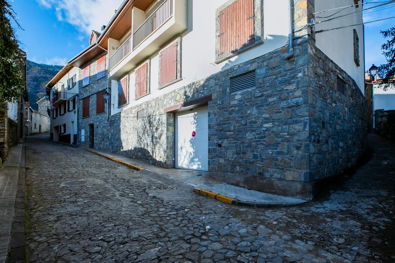 Vista exterior de Dúplex en venta en Biescas con Calefacción, Trastero y Amueblado