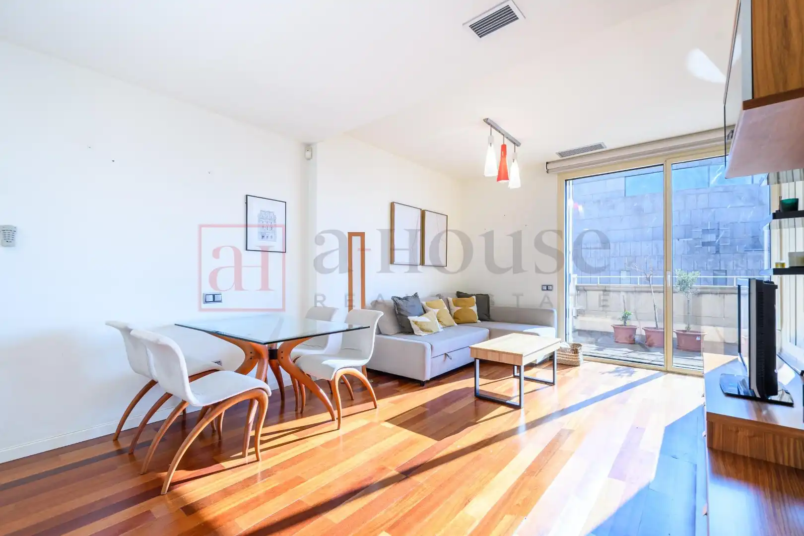 Sala de estar de Ático en venta en Barcelona con Aire acondicionado, Calefacción y Parquet