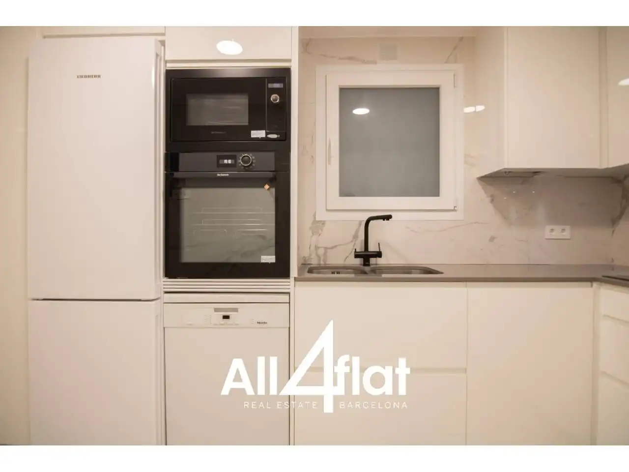 Flat with lift for sale in Calle Villarroel, imagen 46