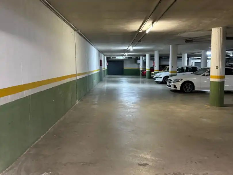 Aparcament de Garatge de lloguer en Sabadell amb Alarma