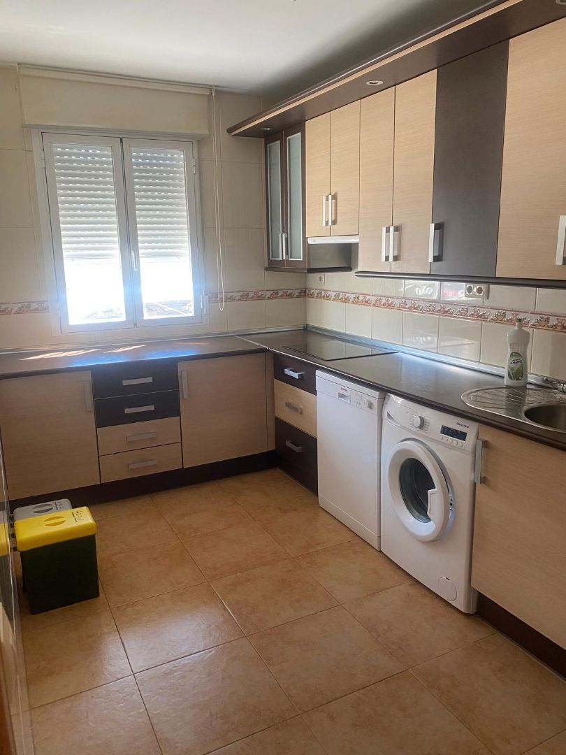 Cuina de Casa adosada en venda en Añover de Tajo amb Aire condicionat, Calefacció i Jardí privat