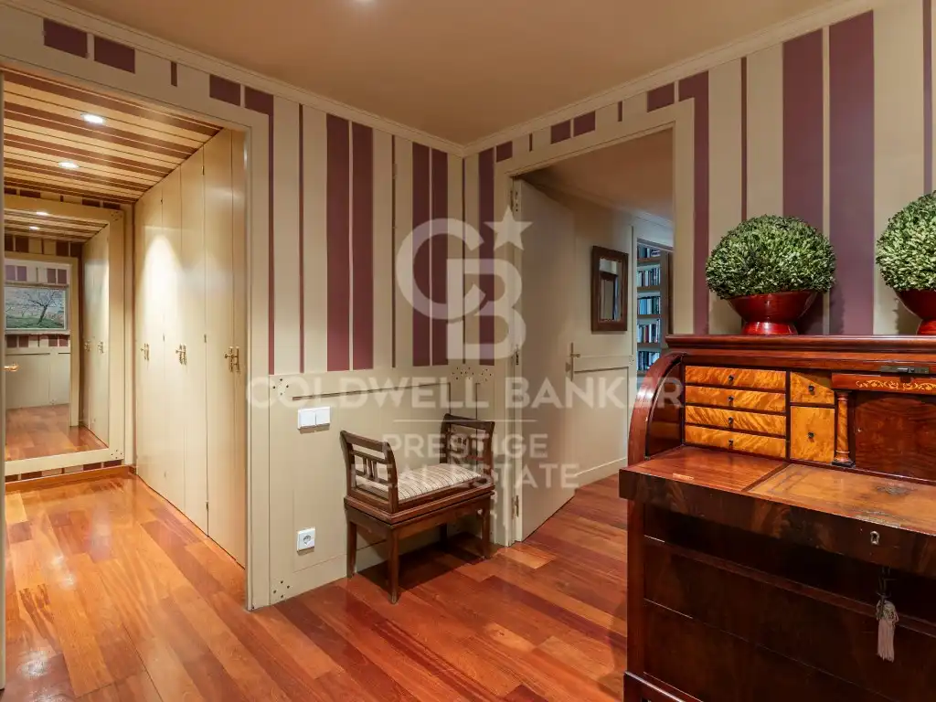 Piso en venta en Barcelona con Jardín privado, Terraza y Piscina comunitaria