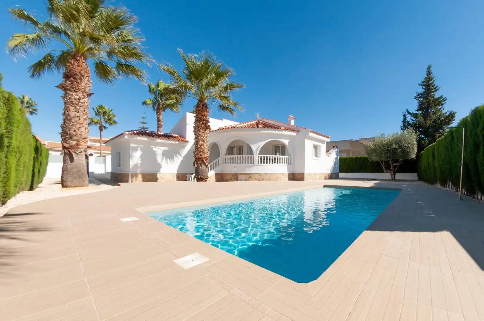 Villa avec piscine à vendre à URB MONTEAZUL - BEATRIZ