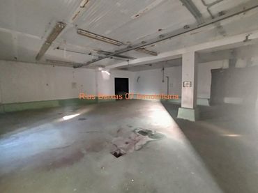 Nave industrial in vendita a Comesaña - Matamá