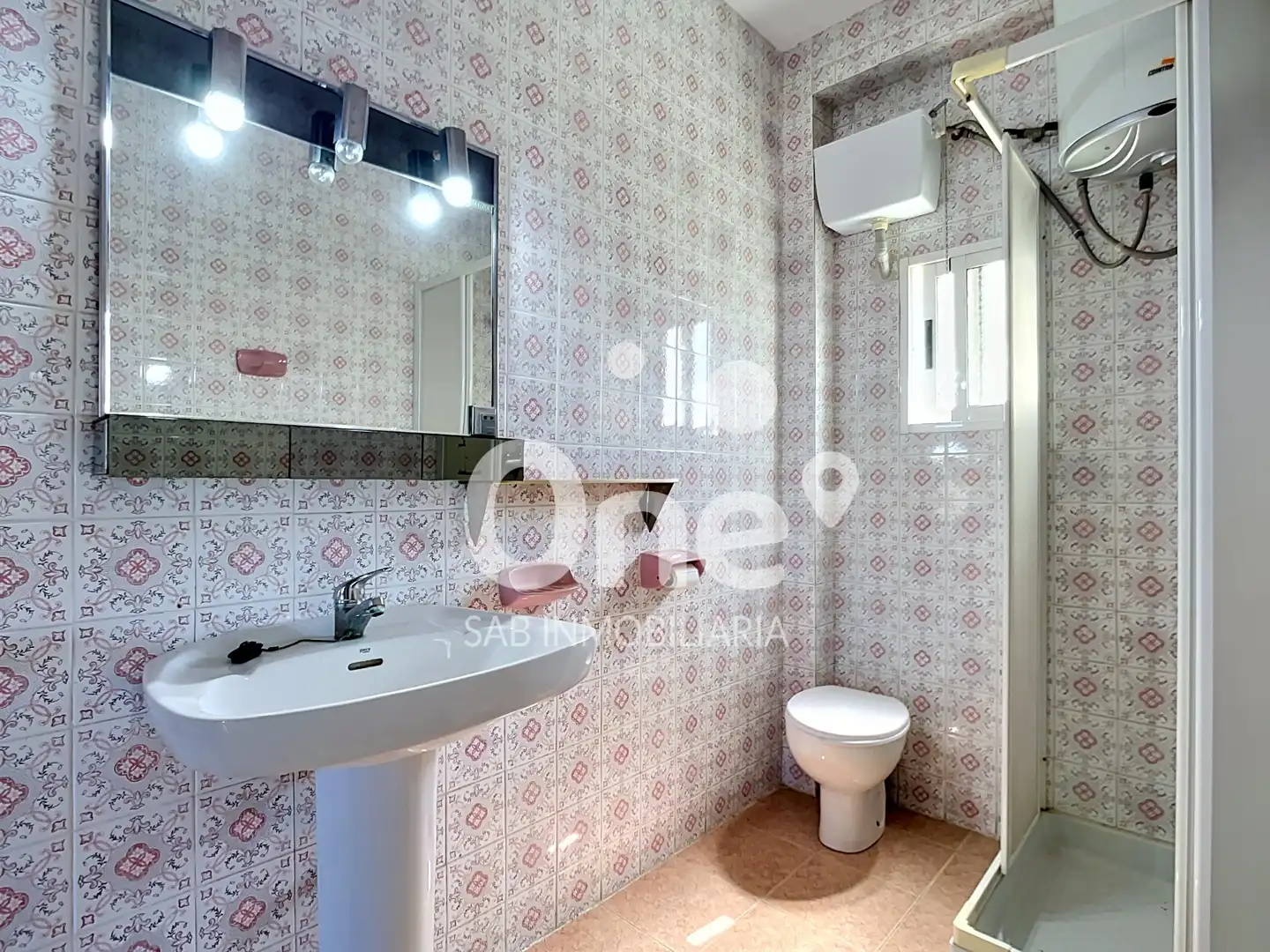 Baño de Piso en venta en L'Eliana con Aire acondicionado, Terraza y Horno