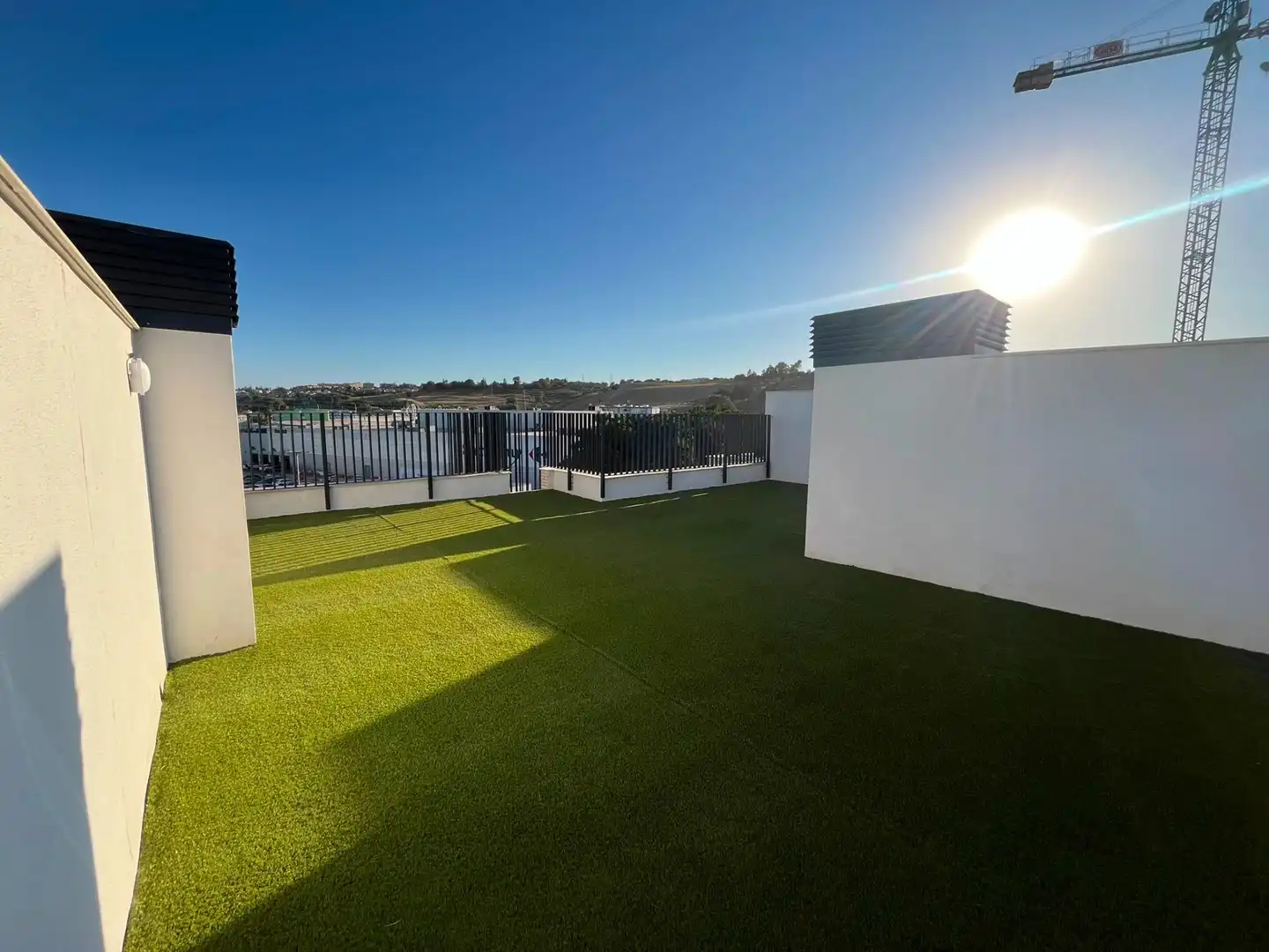 Terrasse von Dachboden zur Miete in Camas mit Klimaanlage, Heizung und Privatgarten