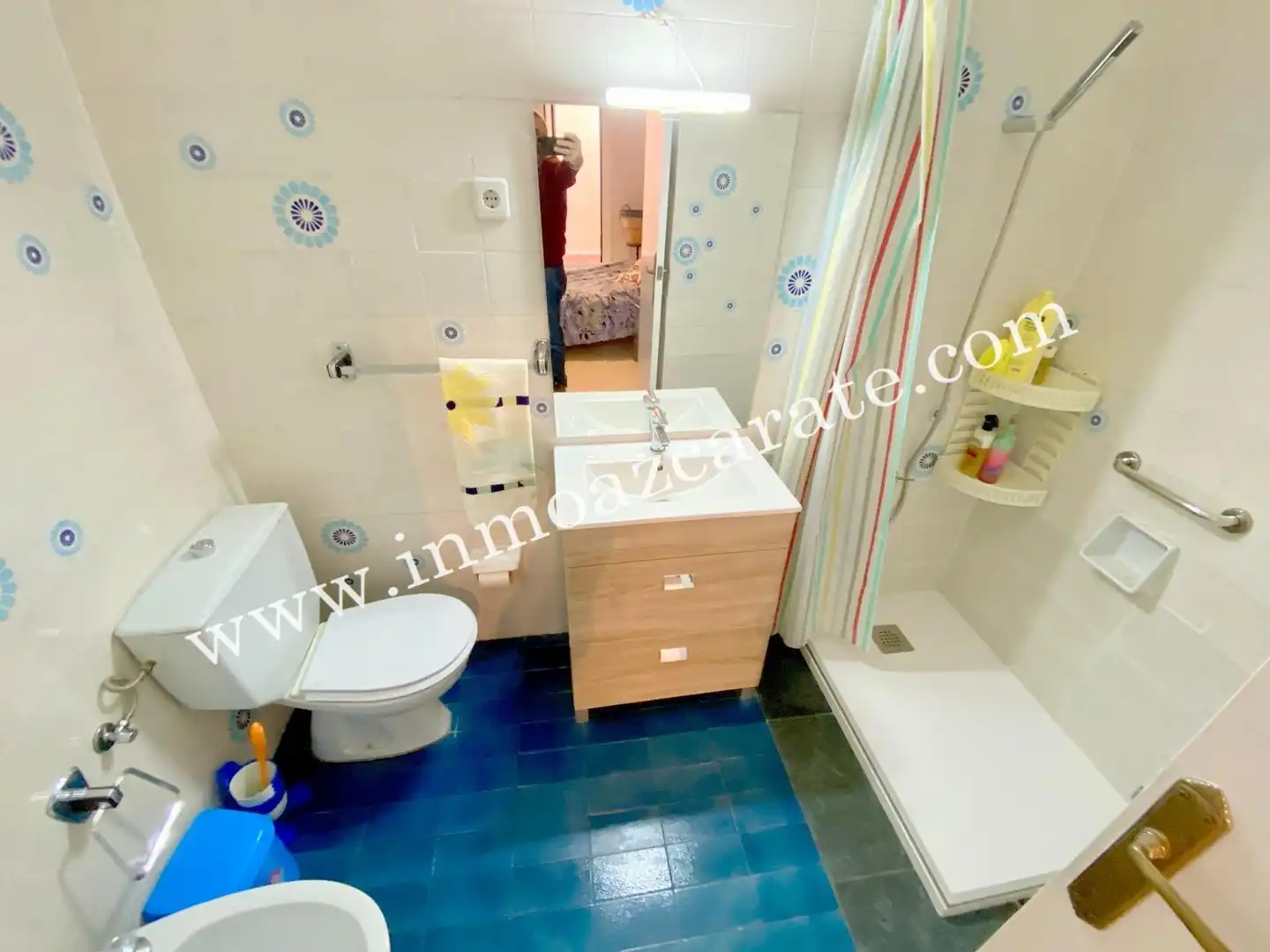 Bany de Apartament en venda en Barcelona amb Terrassa i Balcó