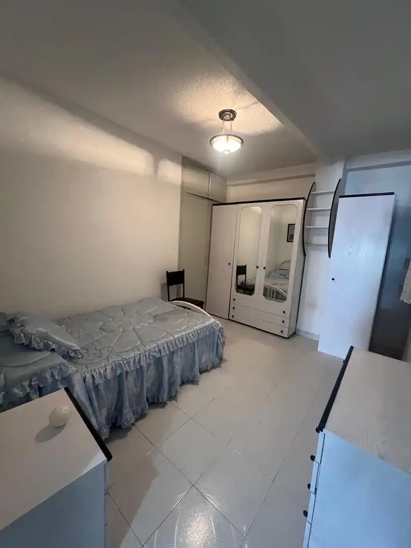 Habitación de Apartamento en venta en Benidorm con Terraza y Amueblado