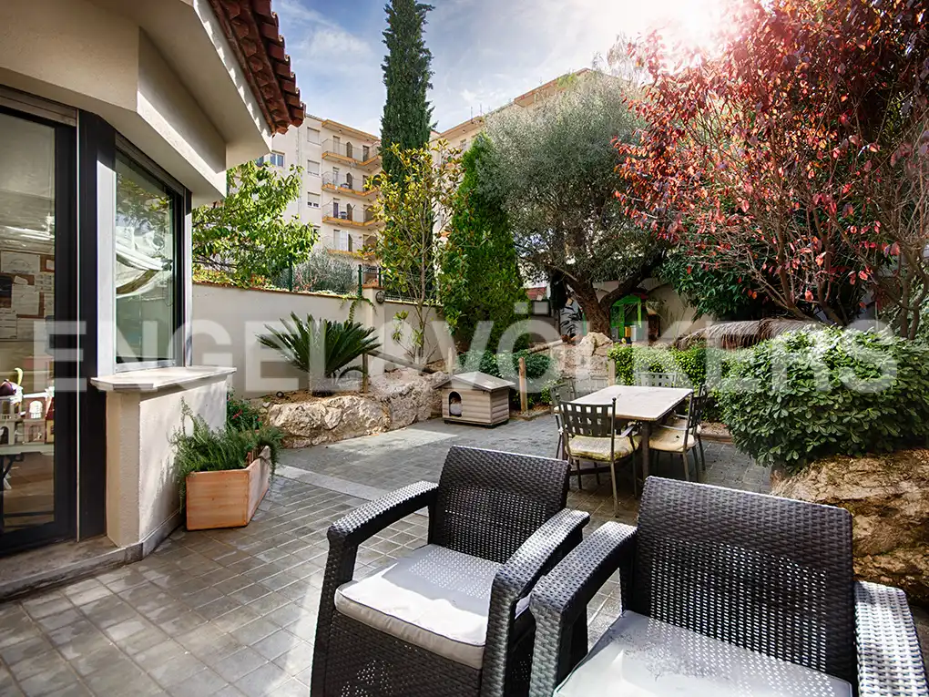 Terraced house with garden for sale in Carrer de González de Soto, imagen 5