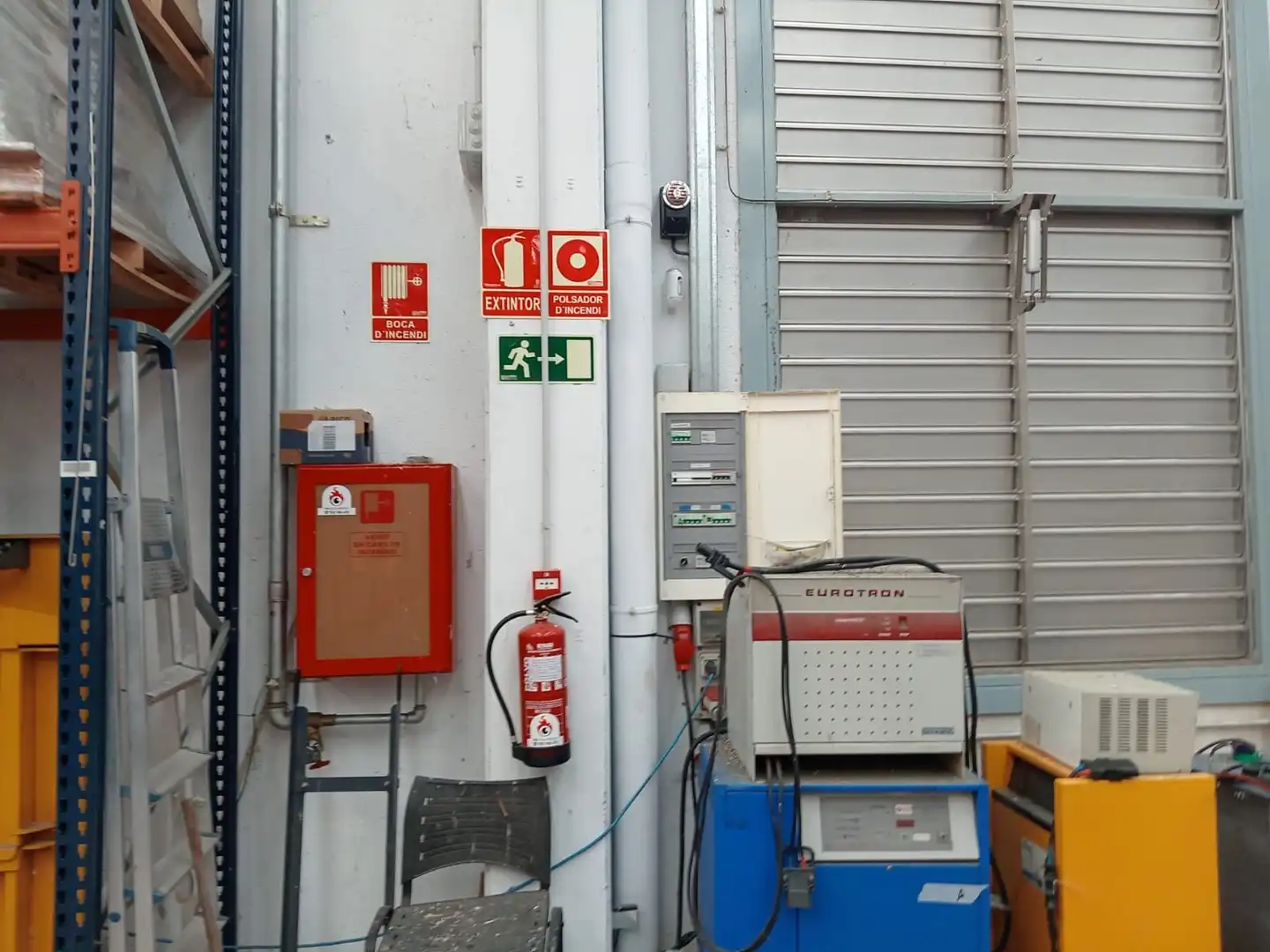 Parkplatz von Fabrikhallen zum Verkauf in Sant Vicenç de Castellet