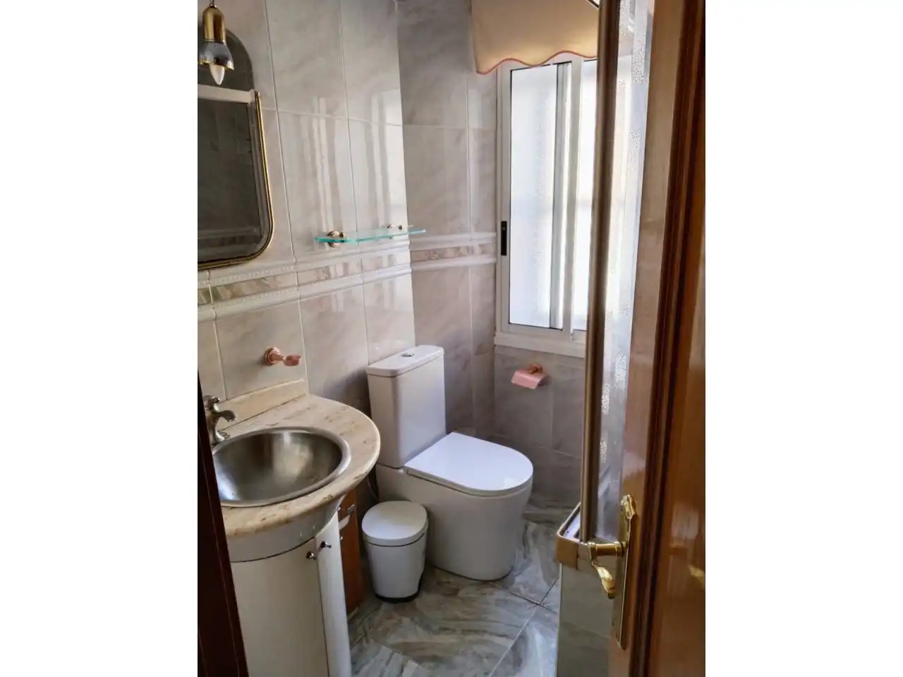 Bathroom of Flat for rent in Burgos  with Heating, Terrace and Furnished