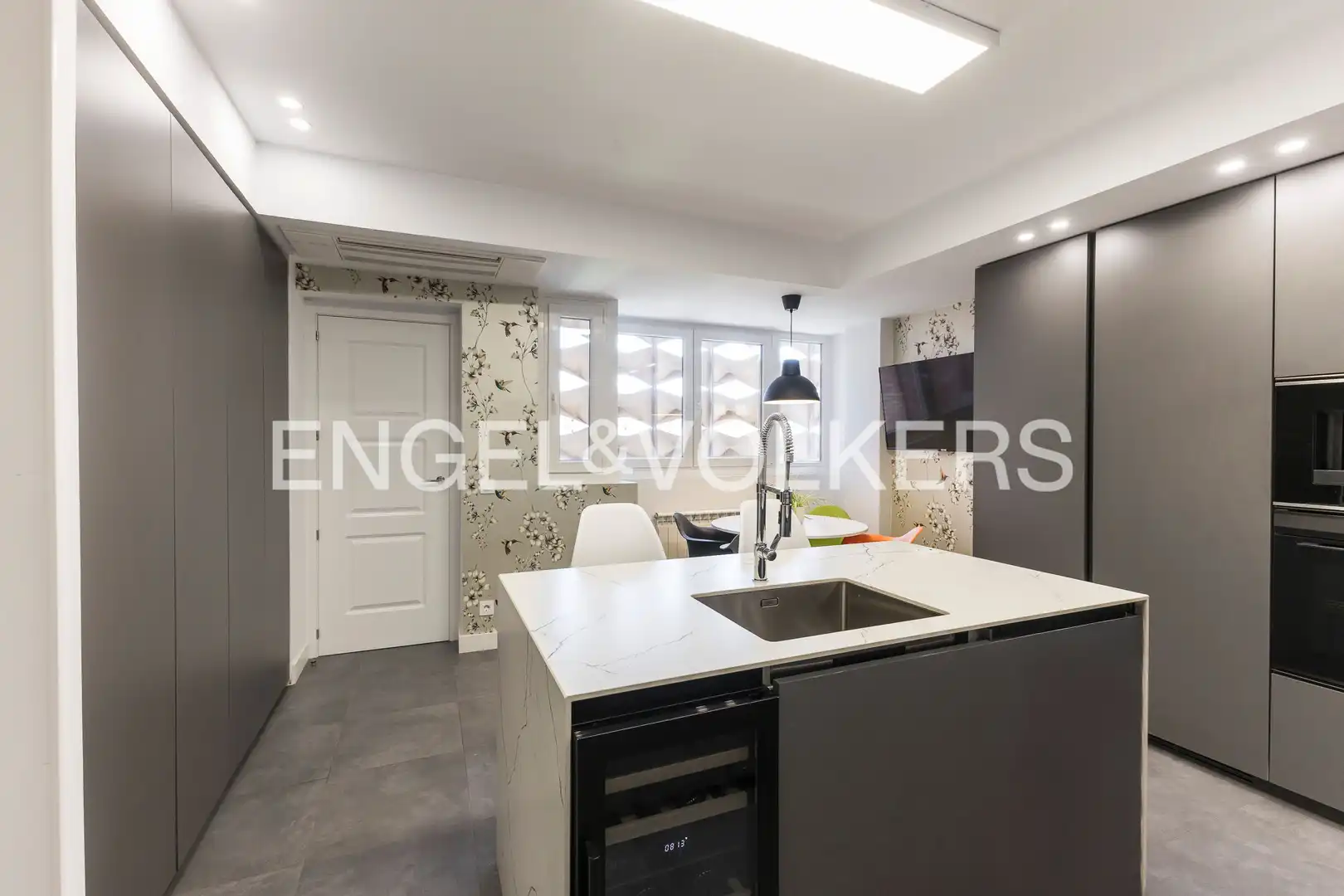 Kitchen of Flat for sale in Madrid  with Air Conditioner, Heating and Parquet flooring
