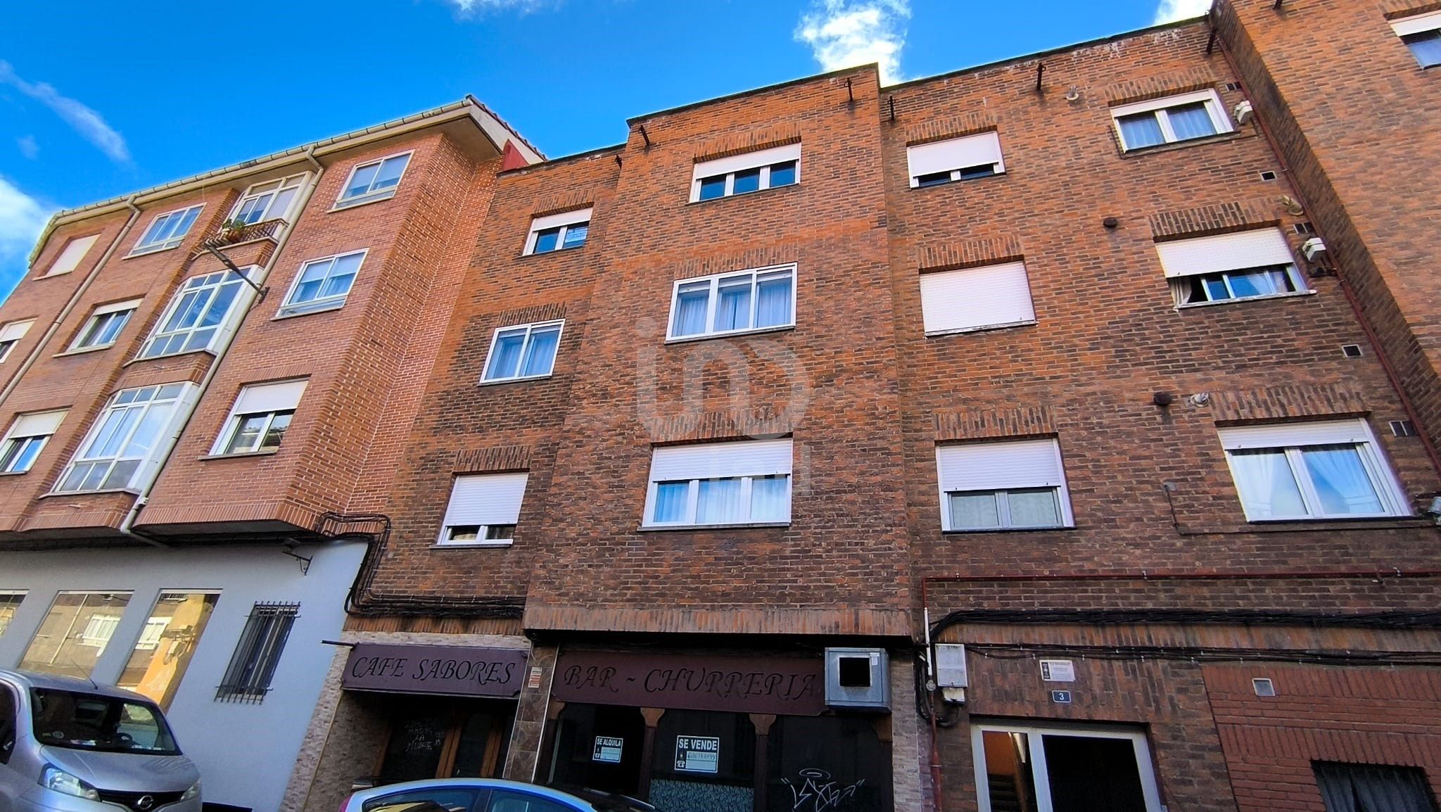 Vista exterior de Piso de alquiler en La Robla  con Calefacción y Terraza