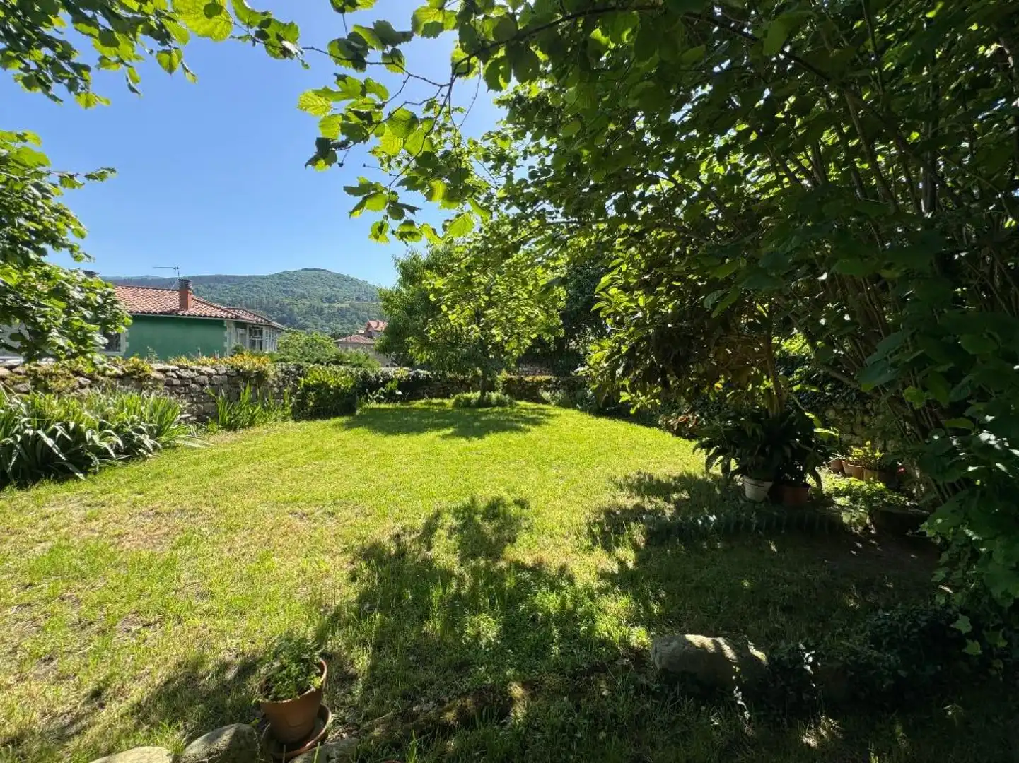 Jardí de Casa adosada en venda en Molledo