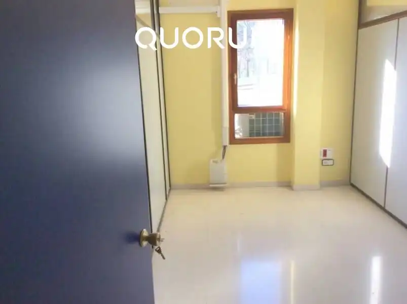 Bedroom of Office for rent in Bilbao 