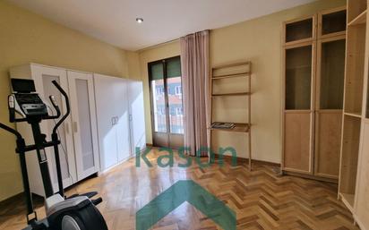 Bedroom of Flat for sale in  Madrid Capital  with Air Conditioner