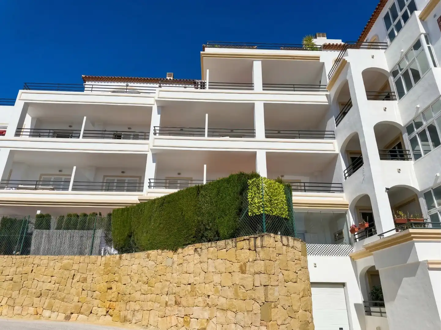 Vista exterior de Apartamento en venta en Manilva con Aire acondicionado, Calefacción y Terraza