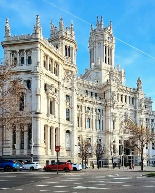 Vista exterior de Pis en venda en  Madrid Capital amb Calefacció i Parquet