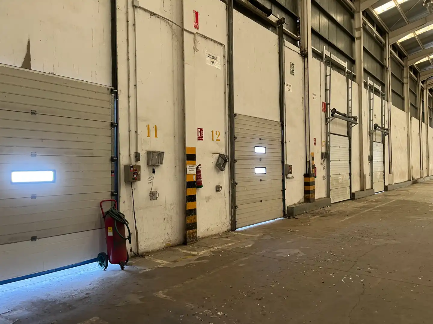 Aparcament de Nau industrial de lloguer en Santovenia de la Valdoncina amb Calefacció i Alarma