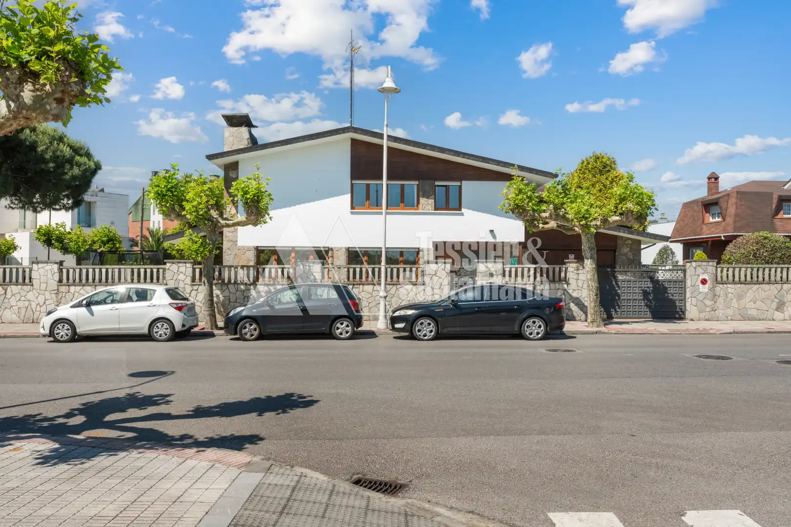 Vista exterior de Casa o chalet en venta en Castrillón con Calefacción, Jardín privado y Terraza
