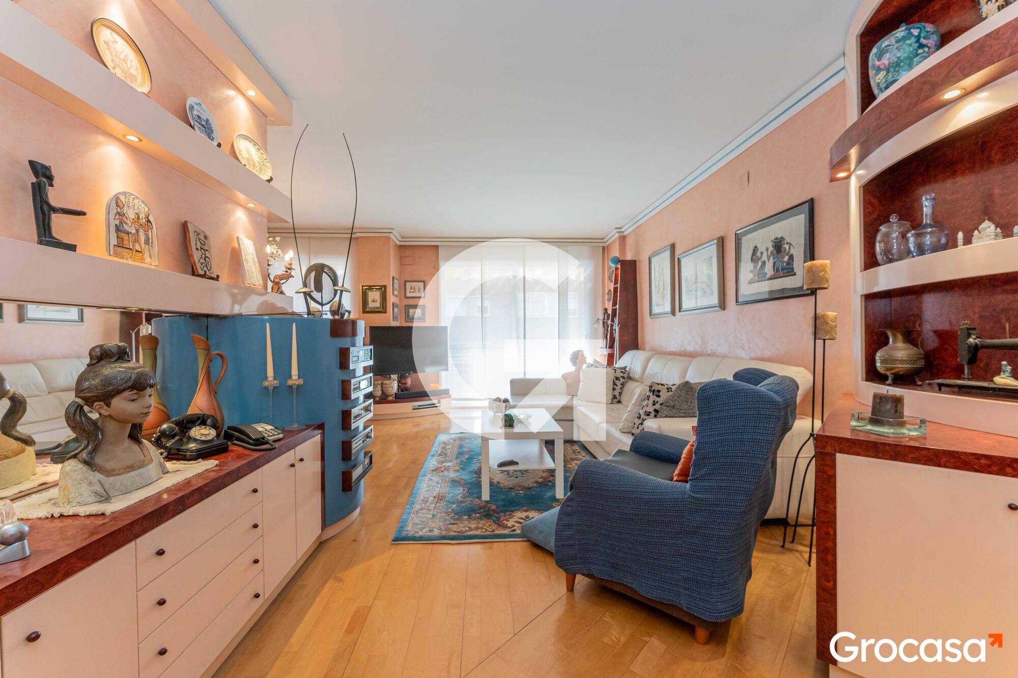 Sala d'estar de Pis en venda en Cornellà de Llobregat amb Calefacció, Moblat i Forn