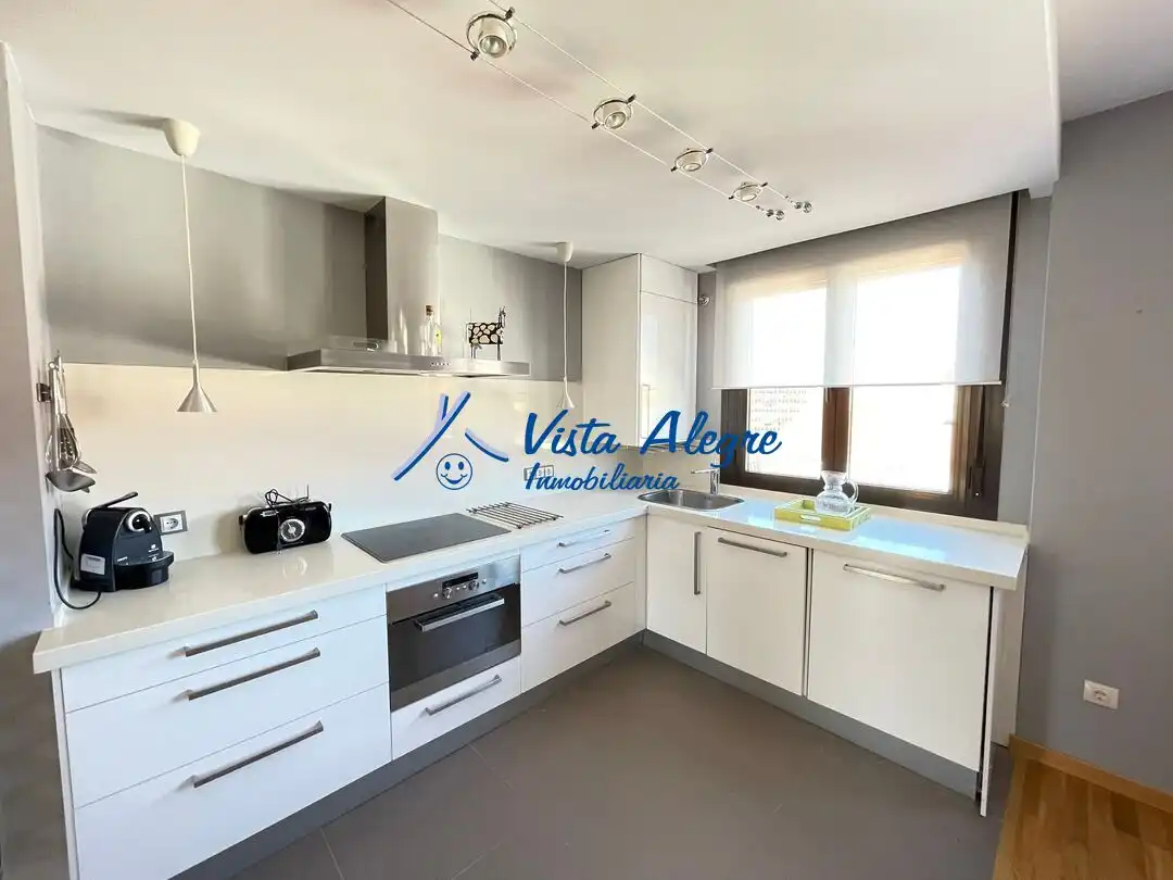 Cocina de Ático en venta en Haro con Calefacción, Parquet y Terraza