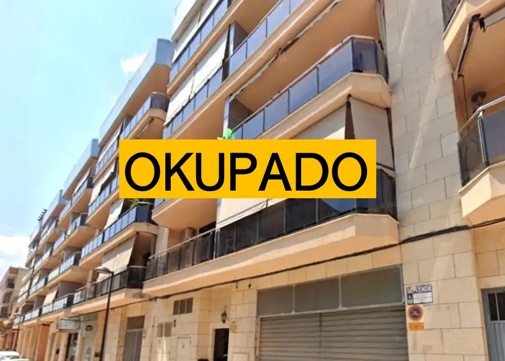 Piso con ascensor en venta en Francesc Ribalta 4