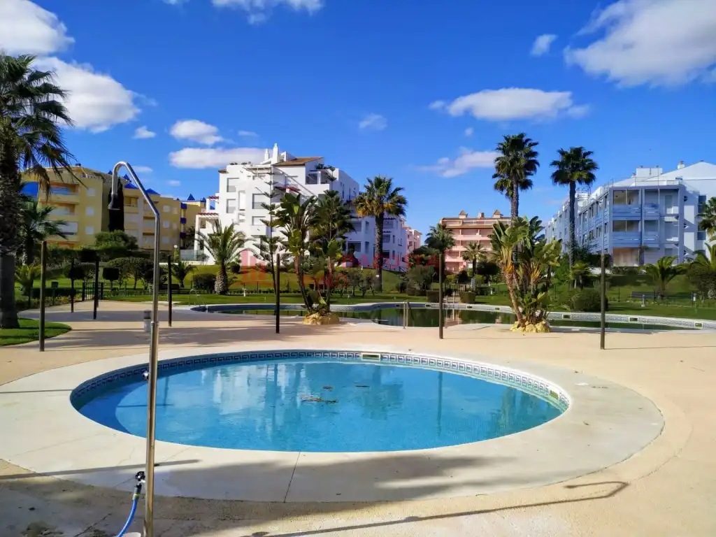 Piscina de Apartamento de alquiler en Islantilla