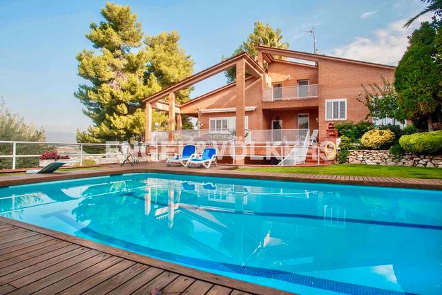 Casa-chalet en Venta en Gelida