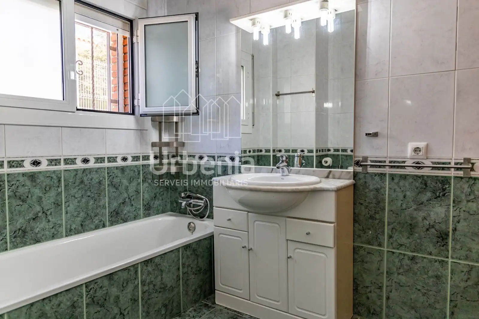Badezimmer von Haus oder Chalet zum Verkauf in Argentona mit Privatgarten, Abstellraum und Schwimmbad