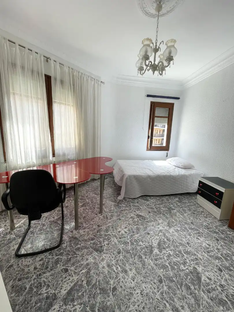 Schlafzimmer von Wohnung zur Miete in Zaragoza mit Heizung, Möbliert und Ofen