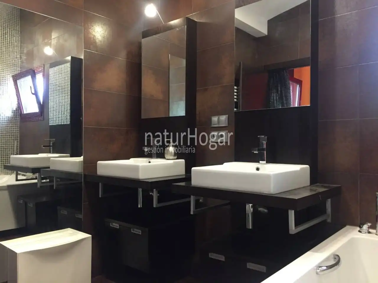 Baño de Casa o chalet de alquiler en Paterna con Calefacción, Jardín privado y Terraza