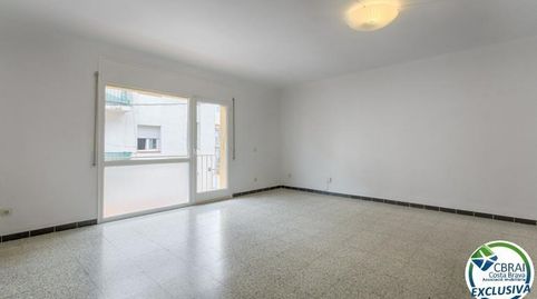 Foto 2 de Apartamento en venta en Calle de Cristofor Colom, Centre, Roses
