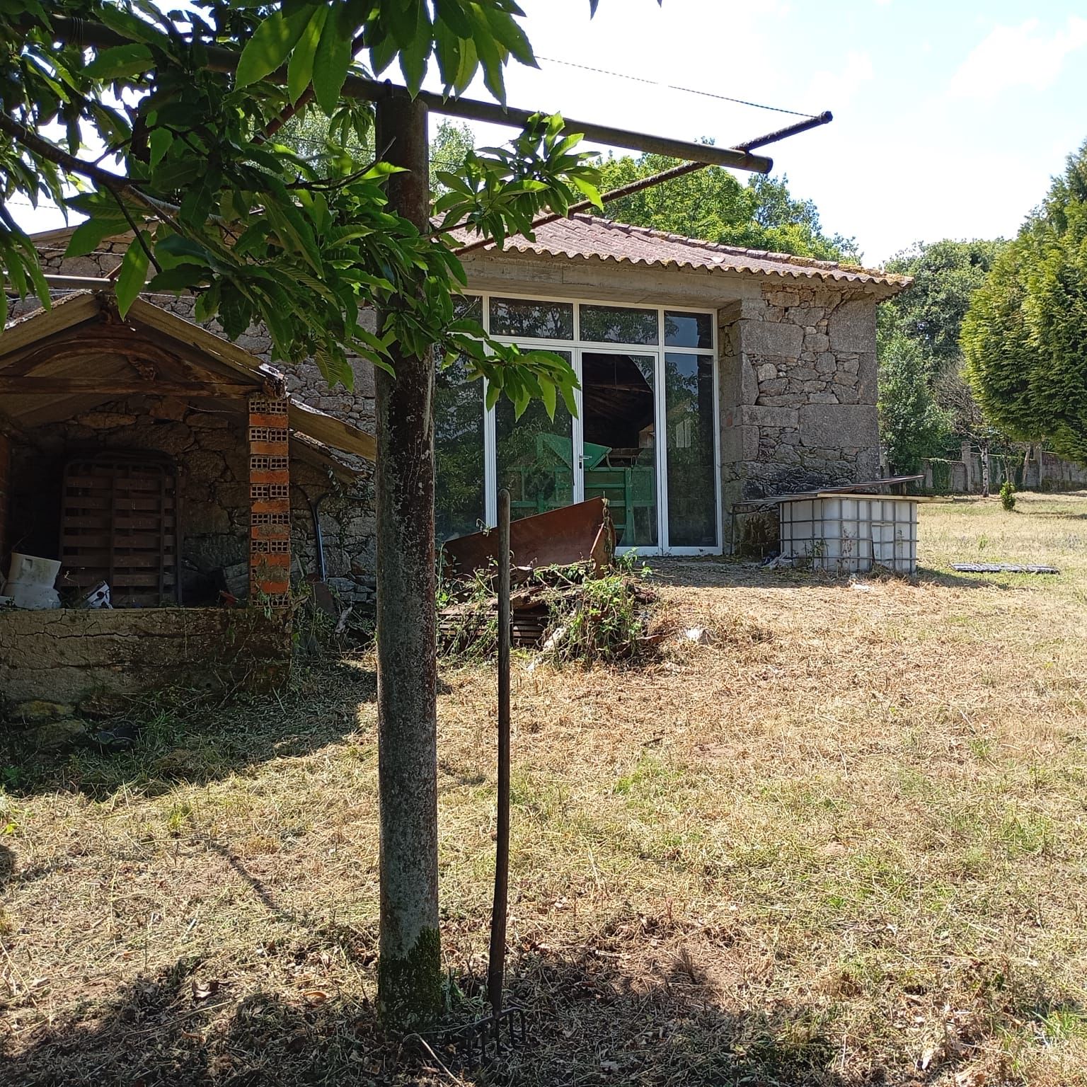Vista exterior de Finca rústica en venda en Palas de Rei amb Jardí privat