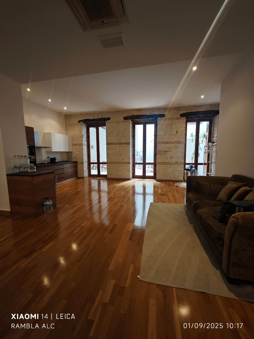 Sala d'estar de Oficina de lloguer en Alicante / Alacant amb Aire condicionat, Calefacció i Terrassa