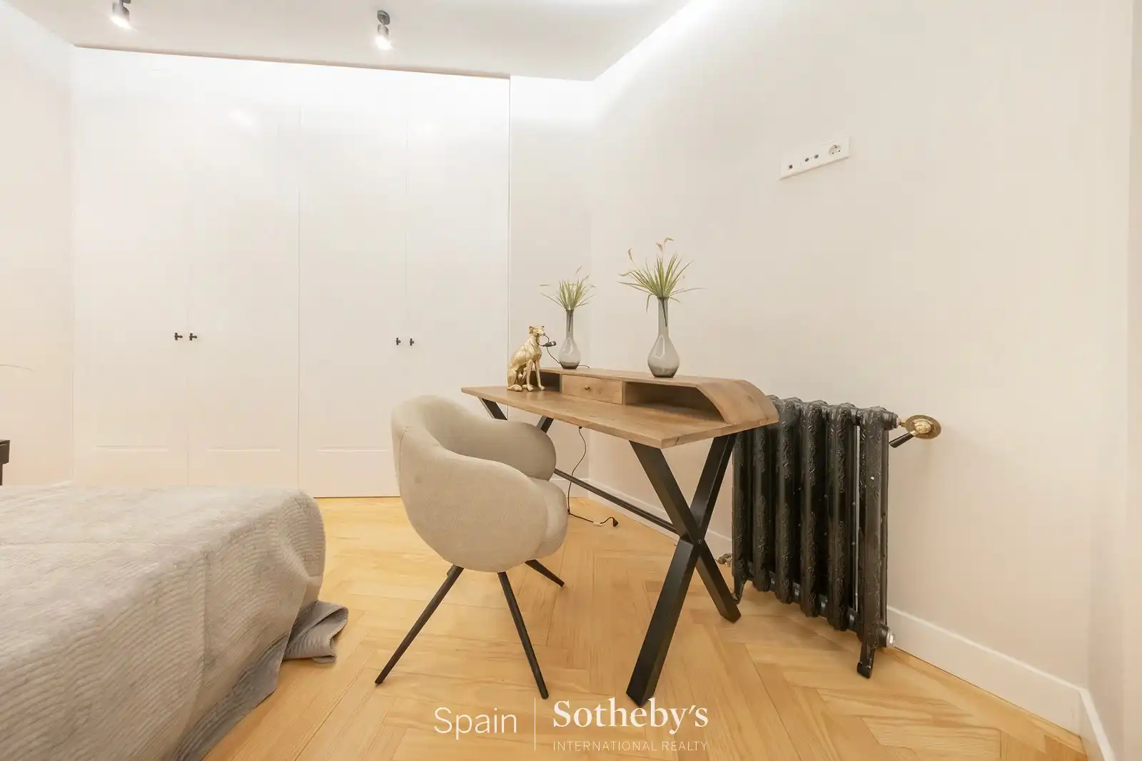 Bedroom of Apartments for sale in Madrid  with Air Conditioner and Heating