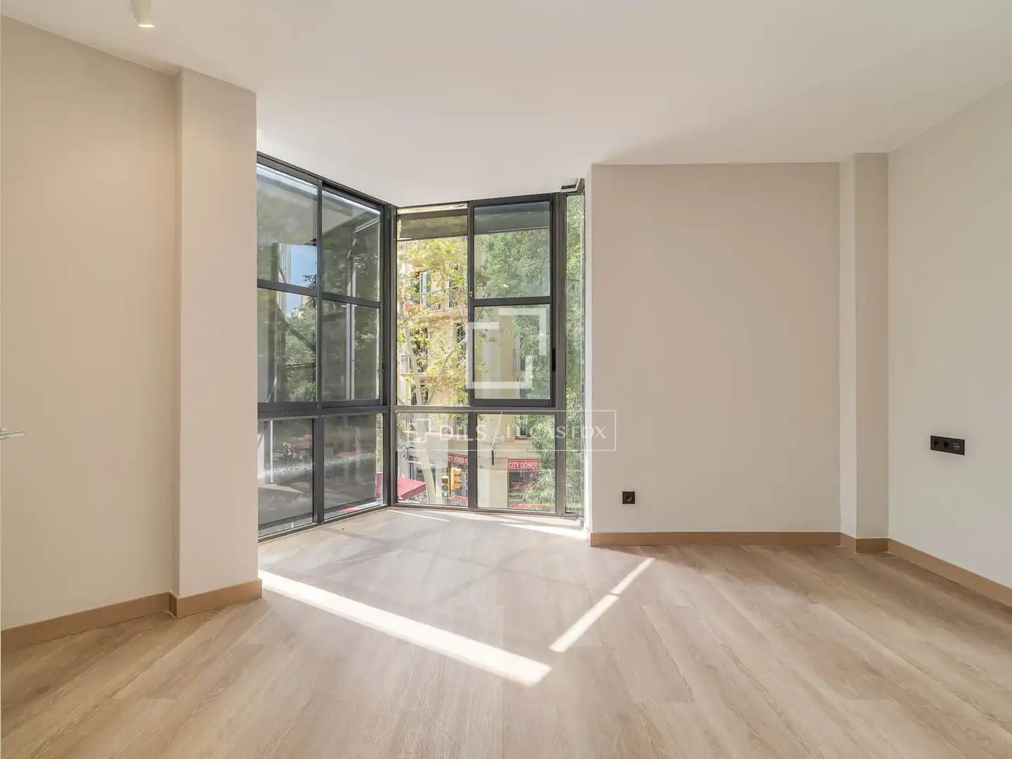 Exterior view of Flat for rent in Barcelona  with Air Conditioner and Parquet flooring