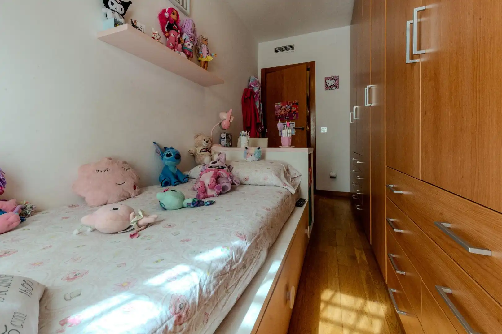 Habitación de Planta baja en venta en Sabadell con Aire acondicionado, Calefacción y Jardín privado