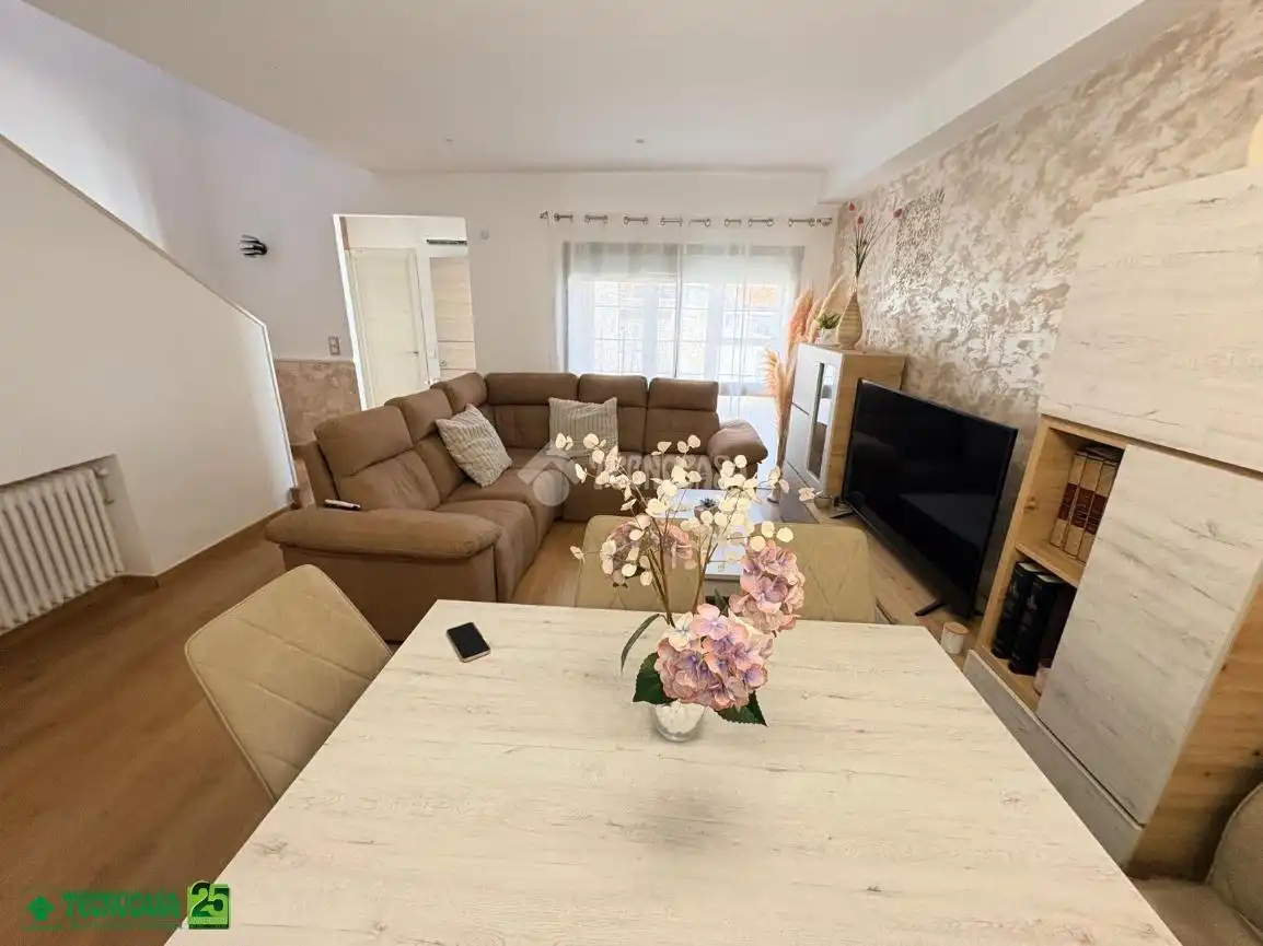 Sala d'estar de Casa adosada en venda en Miguelturra amb Calefacció