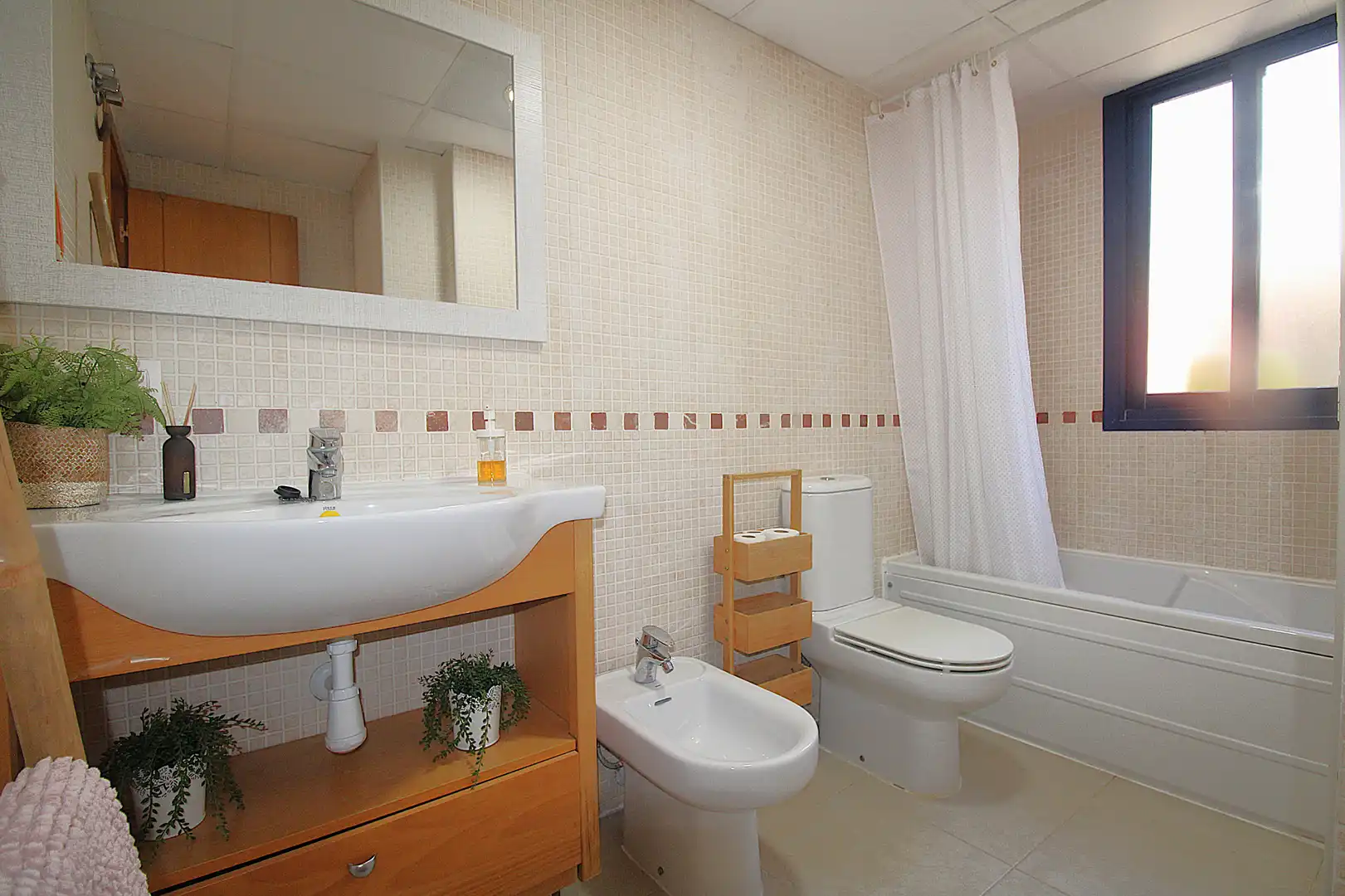 Baño de Apartamento en venta en Dénia con Aire acondicionado, Terraza y Amueblado