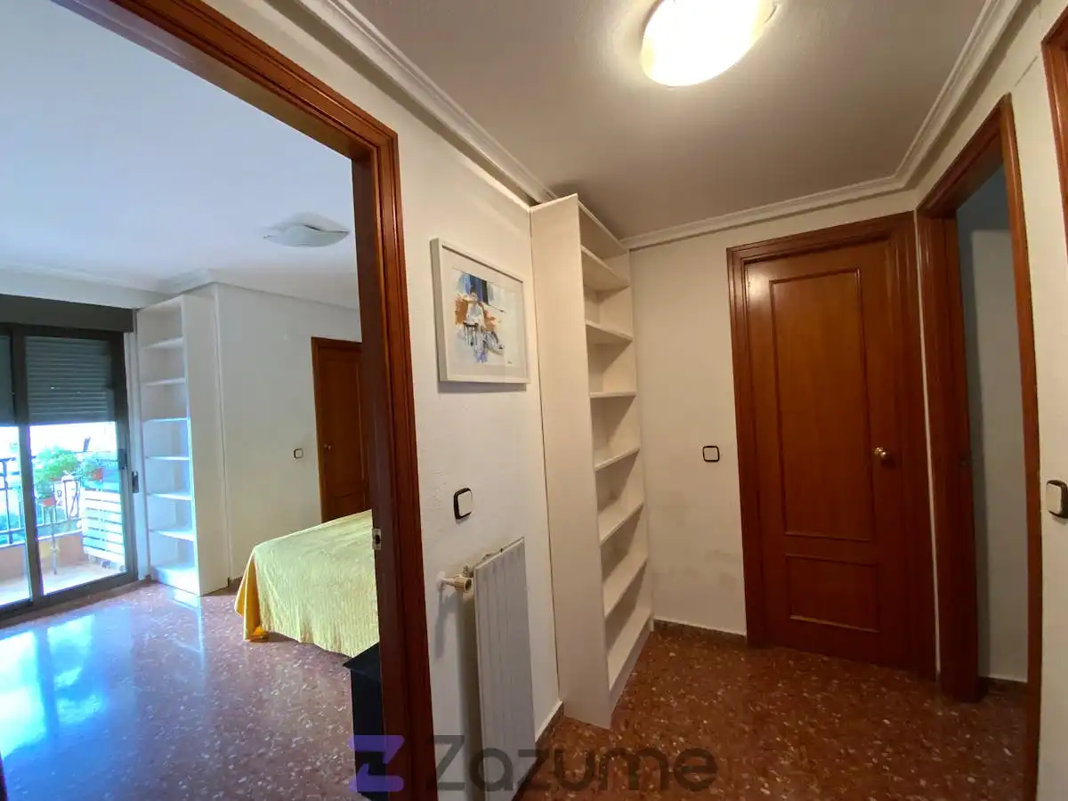 Wohnung zur Miete in Valencia mit Klimaanlage, Heizung und Terrasse