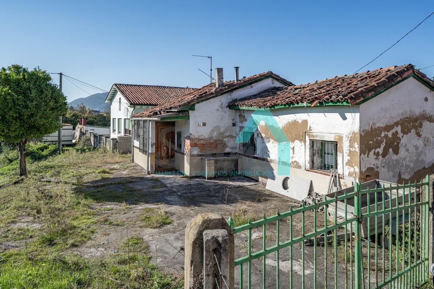 Exterior view of House or chalet for sale in Oviedo   with Private garden