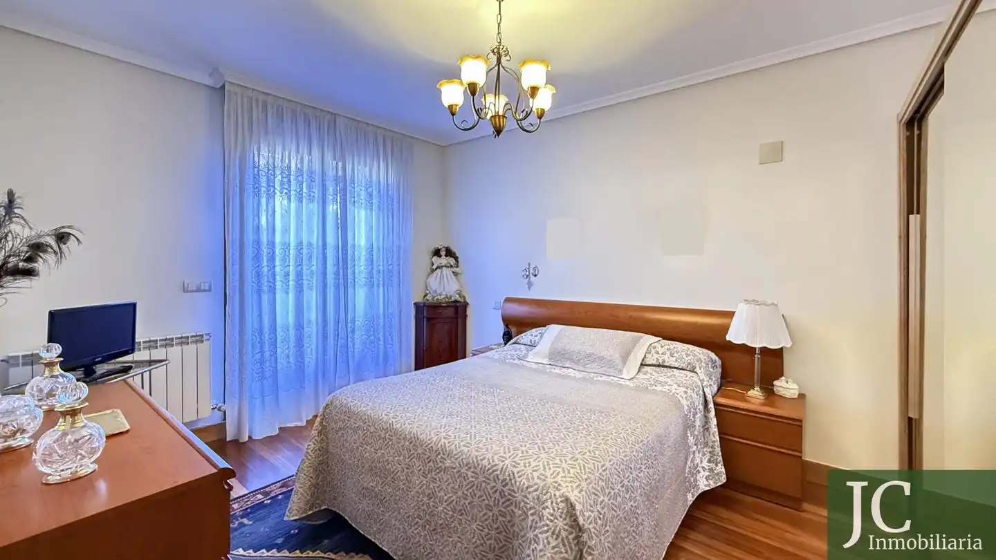 Habitación de Planta baja en venta en Guriezo con Calefacción y Terraza