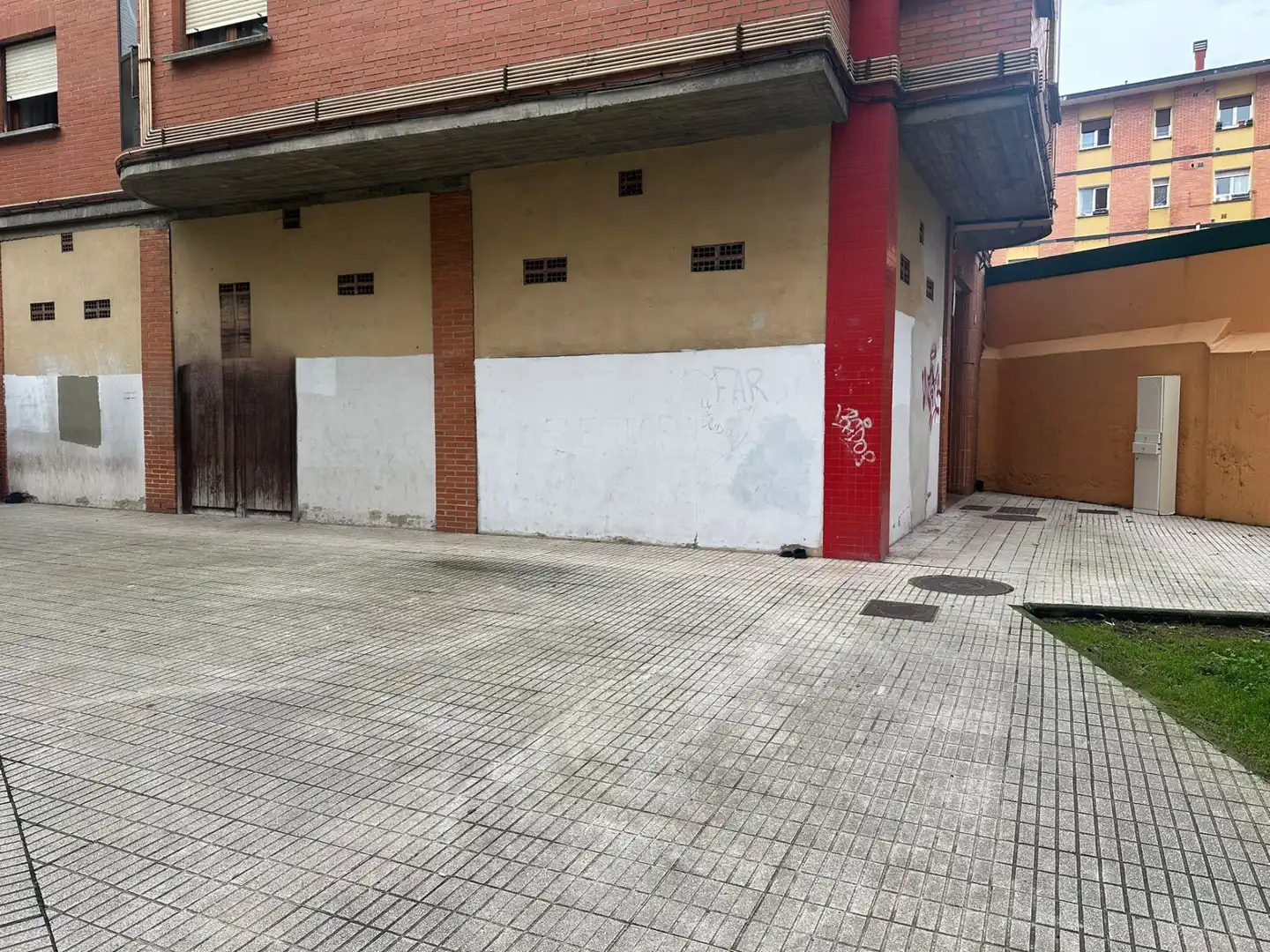 Business premises for sale in Calle Ampurdán, imagen 2