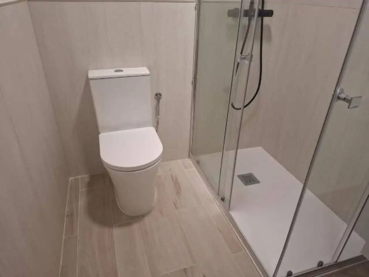 Baño de Piso en venta en Santa Coloma de Gramenet con Parquet