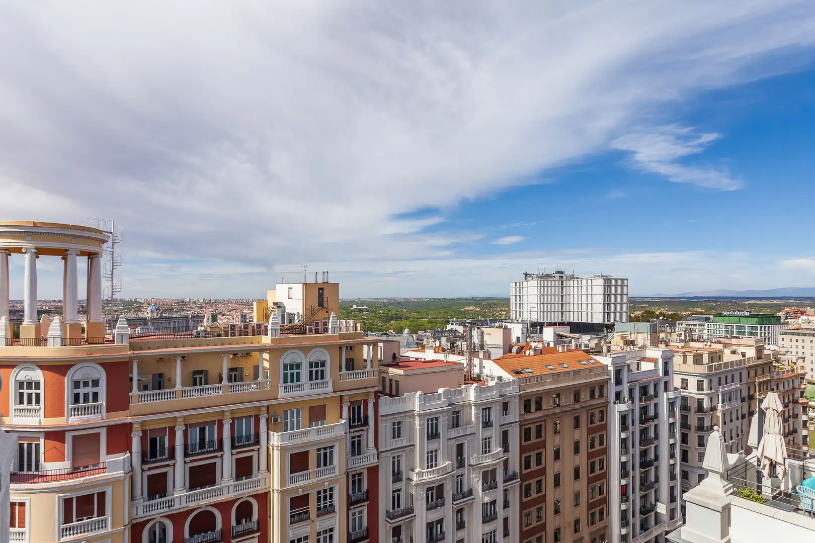 Vista exterior de Apartament en venda en Madrid amb Aire condicionat, Calefacció i Piscina
